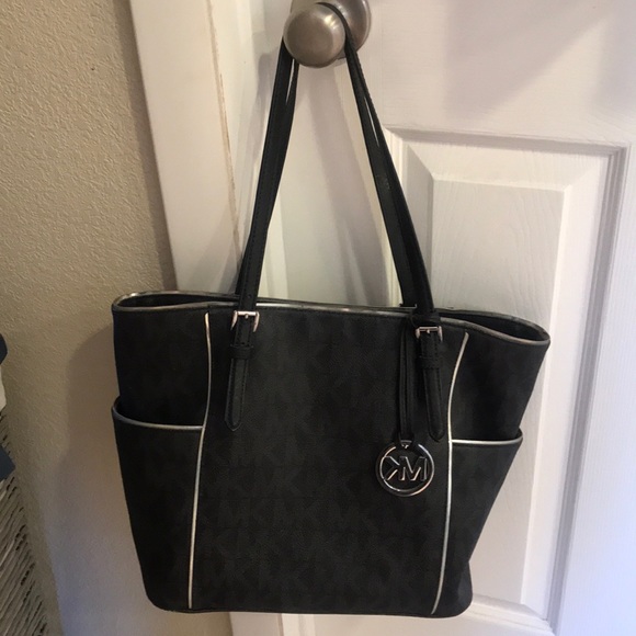 Michael Kors black purse - Picture 1 of 4